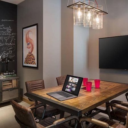Moxy Seattle Downtown Hotel Bagian luar foto